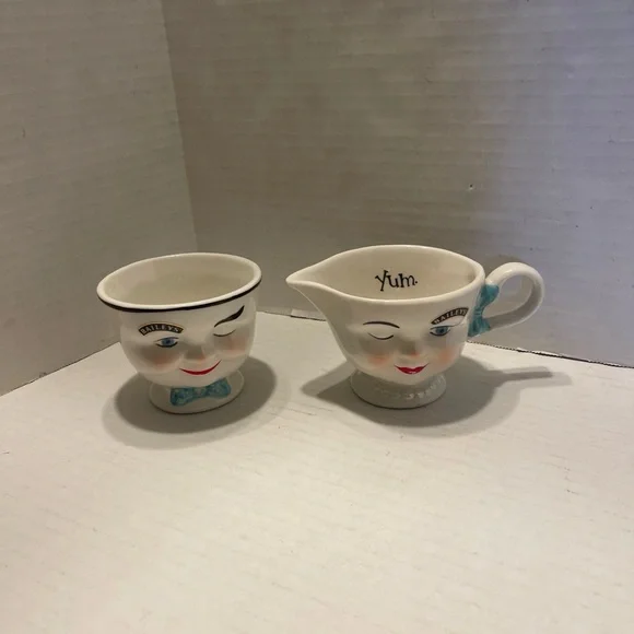 Vintage Bailey’s Cream and Sugar Set - White and Blue - Picture 7 of 7